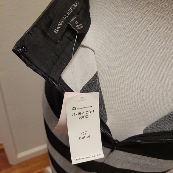 NWT Banana Republic Black Grey Striped Skirt 0P - Picture 3 of 3